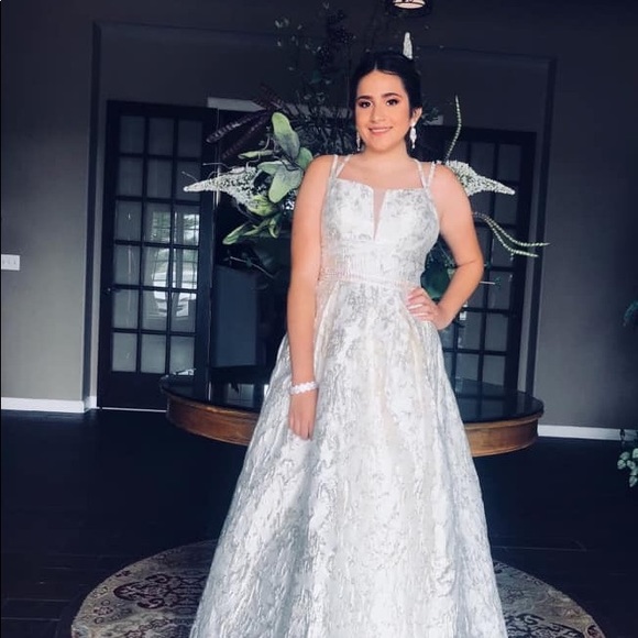 Prom dress - Picture 4 of 5